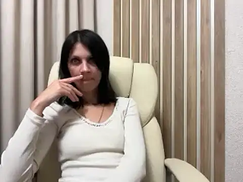 Snapshot of InjaAtHome chatting on September 14, 6:06 pm InjaAtHome online show from September 14, 6:06 pm