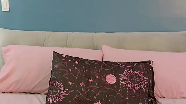 SaraBearXo online show from January 17, 6:48 pm