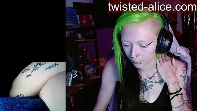 alicewonder09 online show from June 15, 3:18 am