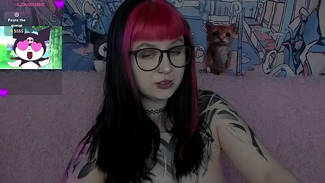 t0riayun0 online show from March 6, 9:32 pm