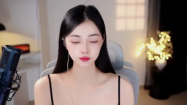 Ocean--Lili online show from July 19, 3:14 pm