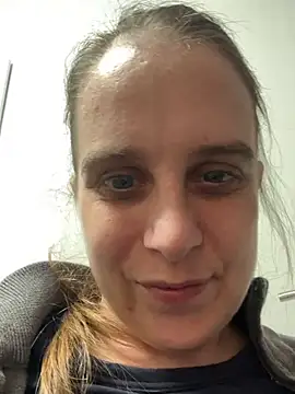 Chantalee online show from April 26, 5:54 pm