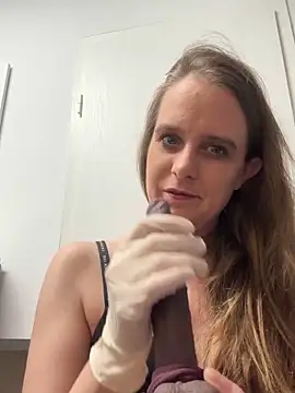 Chantalee online show from April 29, 5:21 am