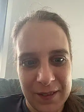Chantalee online show from June 20, 5:33 am