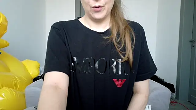 Chantalee online show from July 25, 7:37 am