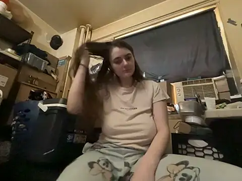 Snowbunnycake 131 online show from June 21, 8:24 pm