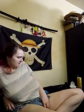 Snapshot of Snowbunnycake_131 chatting on September 24, 12:42 am Snowbunnycake 131 online show from September 24, 12:42 am