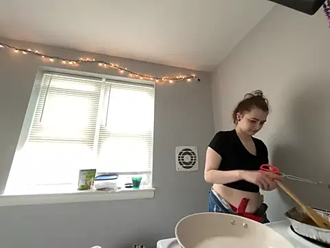 Snowbunnycake 131 online show from July 18, 3:03 pm