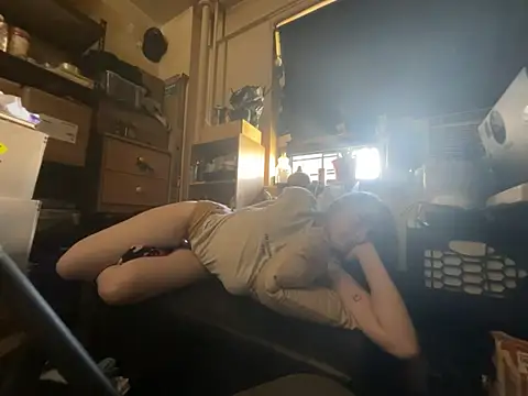 Snowbunnycake 131 online show from June 20, 6:22 pm