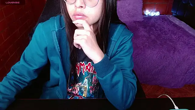 MidoriQuiinn online show from June 14, 4:07 pm