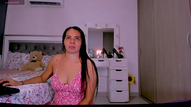 sharonDulce online show from July 15, 1:32 am