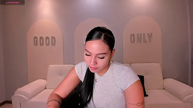MollyJones  online show from June 17, 7:26 pm