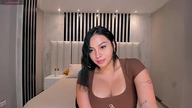 MollyJones  online show from July 6, 7:16 pm