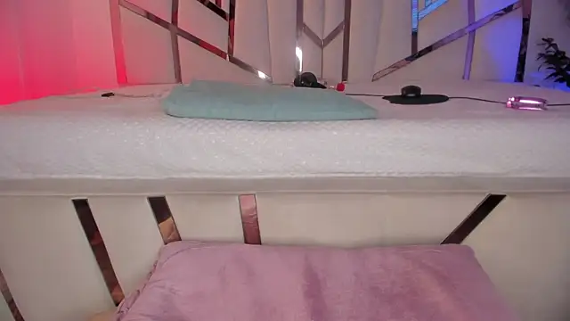 hot booty  online show from July 10, 11:26 pm