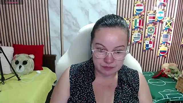 Sonialorens  online show from July 15, 9:30 pm