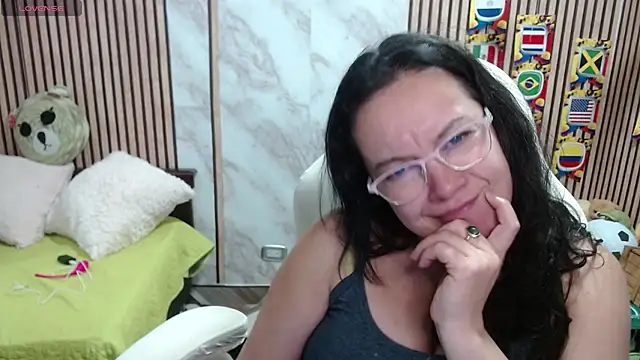 Sonialorens  online show from July 9, 11:17 pm