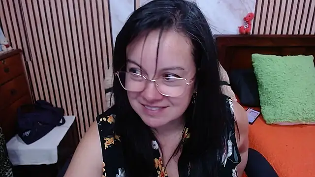 Snapshot of Sonialorens_ chatting on October 17, 9:51 pm Sonialorens online show from October 17, 9:51 pm