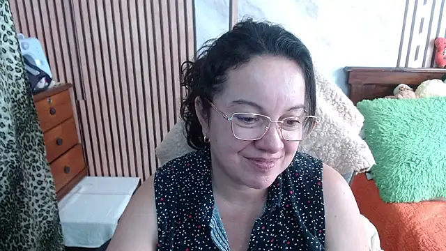Snapshot of Sonialorens_ chatting on September 19, 9:25 pm Sonialorens online show from September 19, 9:25 pm