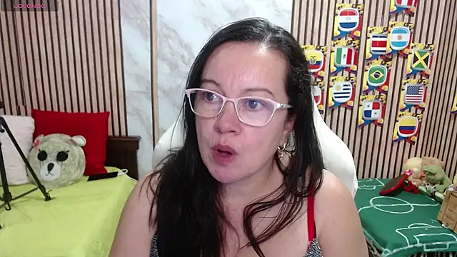 Sonialorens  online show from July 14, 9:19 pm