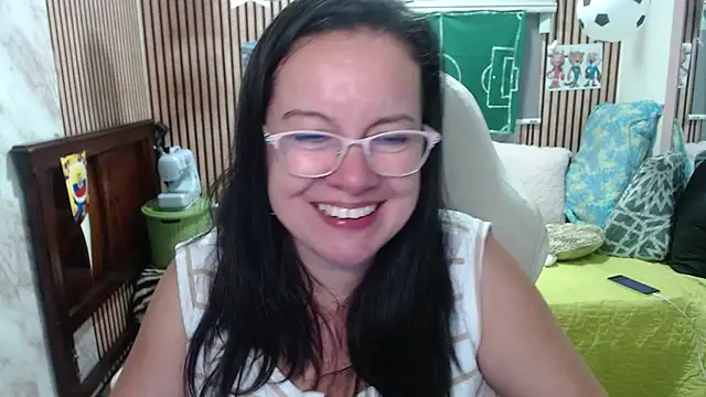 Sonialorens  online show from June 16, 11:28 pm
