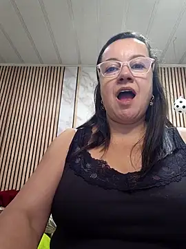 Sonialorens  online show from June 26, 9:16 pm