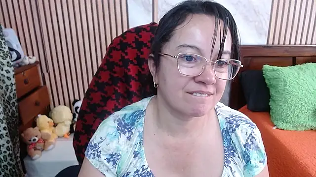 Snapshot of Sonialorens_ chatting on October 5, 9:53 pm Sonialorens online show from October 5, 9:53 pm