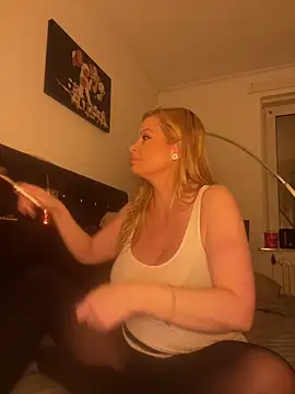 Lisavontease online show from March 7, 12:06 am