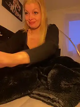 Lisavontease online show from March 29, 6:07 pm