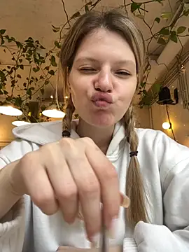 MaryHiggins online show from October 30, 11:22 am