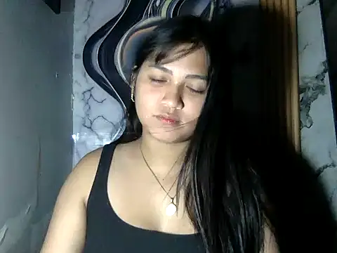 Lianneeeeee1 online show from April 14, 7:30 am