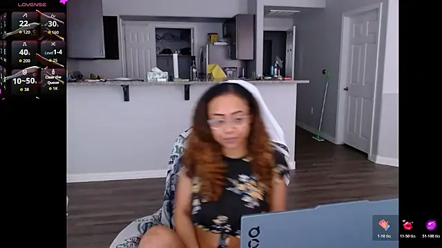 RylHoneyy online show from June 18, 7:08 pm