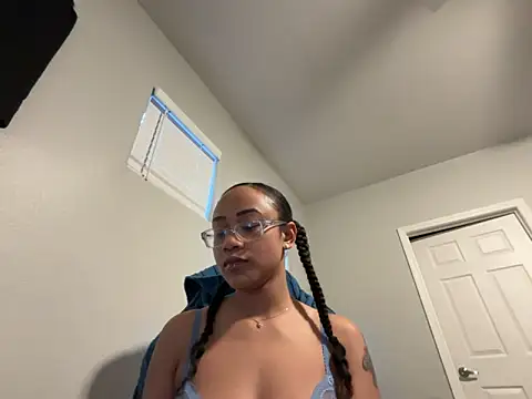 RylHoneyy online show from February 11, 12:58 am