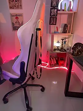 Emma Wish online show from November 28, 8:01 pm