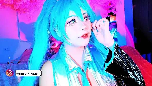 seraphine23 online show from February 3, 12:43 am