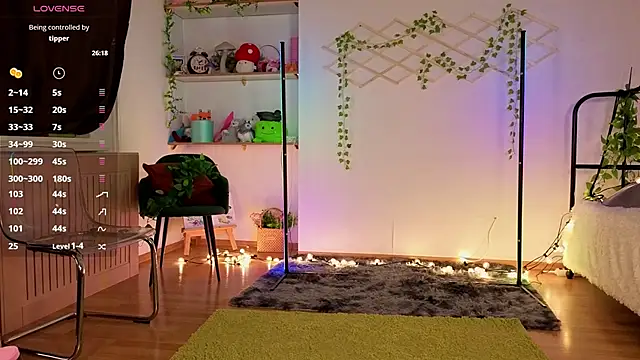 berrry girl online show from June 14, 2:17 pm