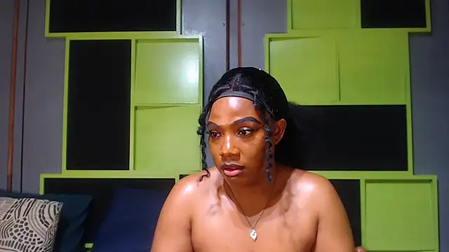 Snapshot of SexyAssDivaxxx chatting on October 17, 5:32 am SexyAssDivaxxx online show from October 17, 5:32 am