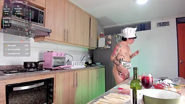 Amy art online show from June 14, 2:24 am