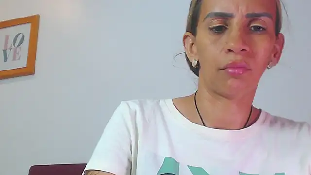 Amber Moore online show from June 24, 6:29 pm