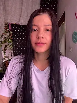 Estefani 32 online show from June 15, 5:35 pm