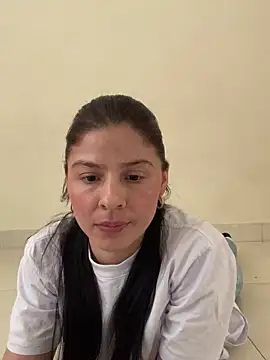 Estefani 32 online show from June 17, 5:36 pm
