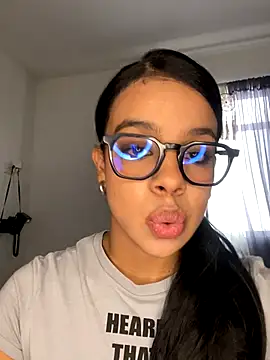 trianawhite online show from September 13, 3:31 pm