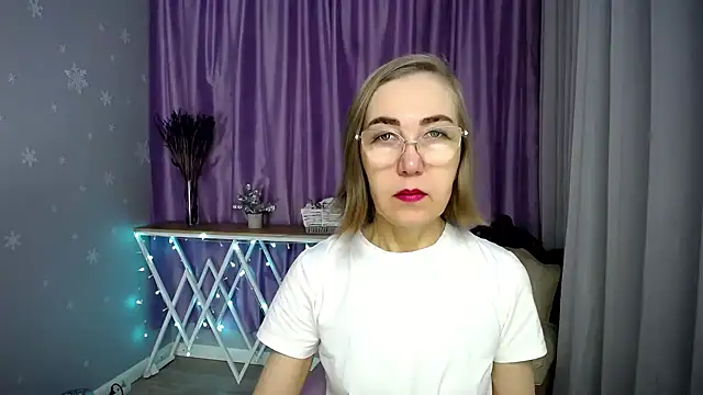 queen a n i online show from May 2, 6:39 am