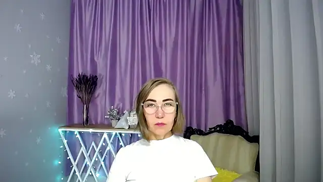 queen a n i online show from April 28, 7:23 am
