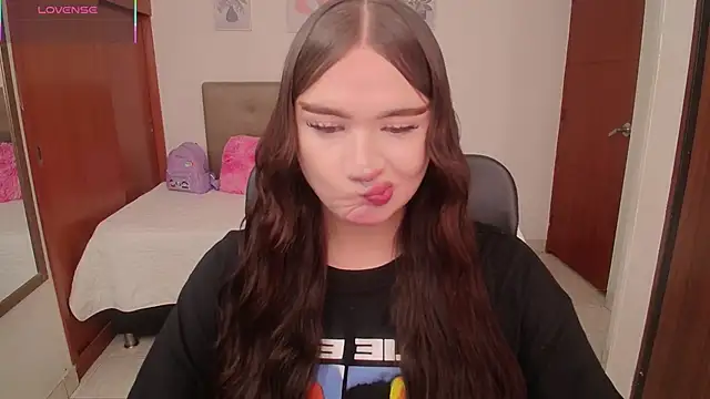 Miley Baker online show from February 3, 3:28 pm