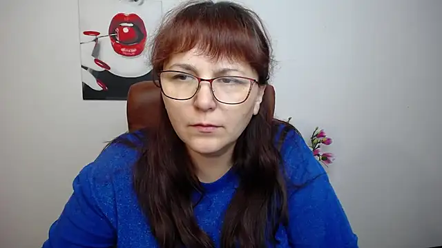 Snapshot of AliceInksSweetty chatting on October 11, 6:07 am AliceInksSweetty online show from October 11, 6:07 am