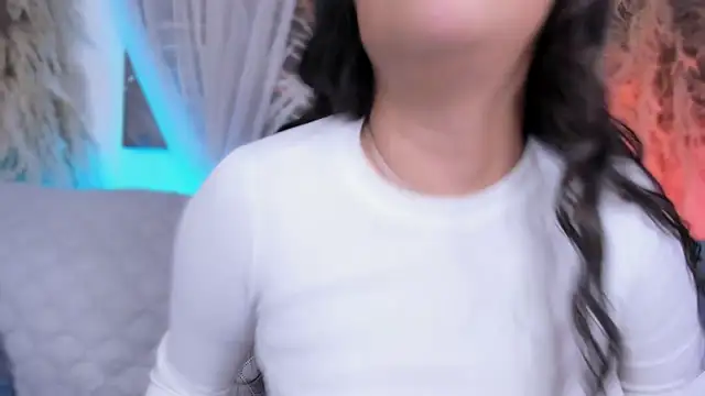 Nicolle W online show from July 28, 4:39 pm