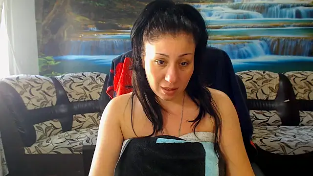 MoistMady online show from March 9, 1:36 pm