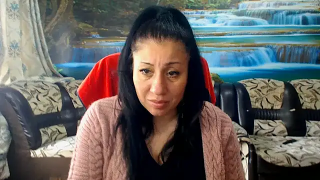 MoistMady online show from May 14, 12:00 pm