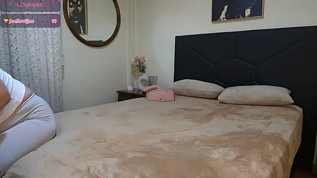 adellle online show from November 23, 12:40 pm