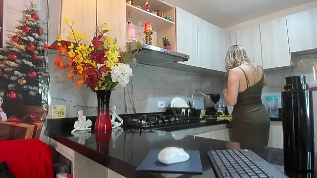 ashleymilf 1 online show from November 18, 4:52 pm